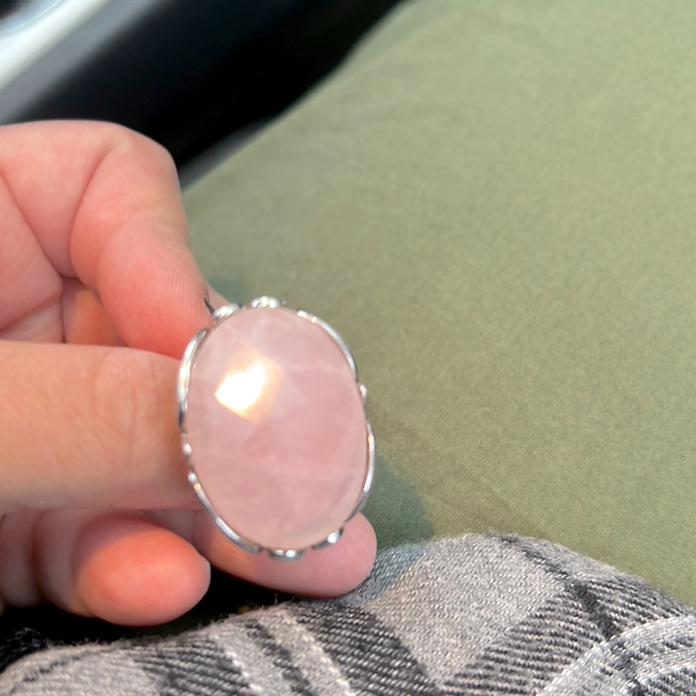 Rosa quartz ring